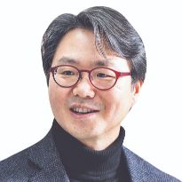 [기사]{개발과 보전 사이, 몸살 앓는 관광 명소} 선·악 대립이 아닌 환경·관광 둘다 살리는 투트랙으로 가야 <중앙선데이>