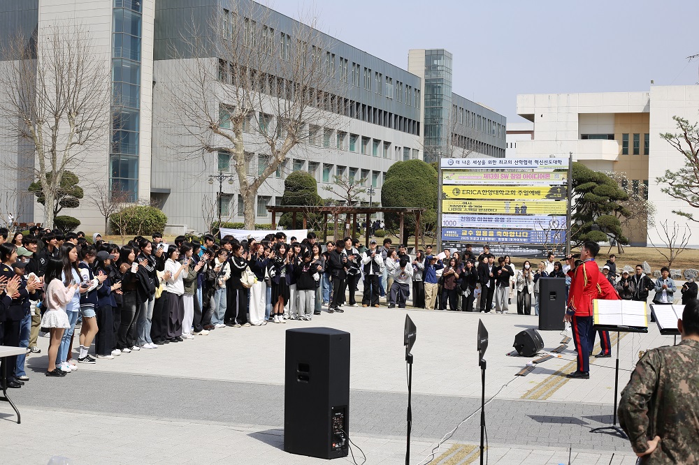 수도군단 군악대 버스킹 및 장비전시