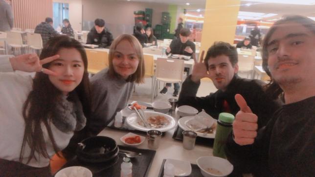 [18.12.03] Lunch with Sergio and his friends!